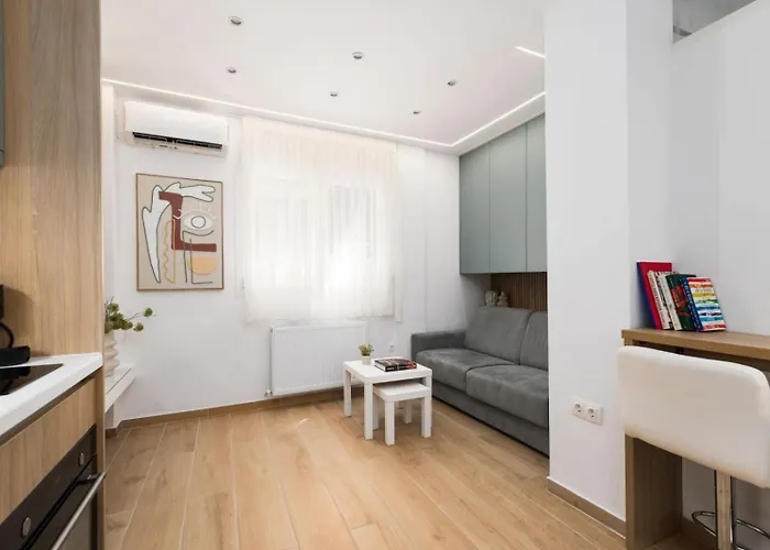 شقة Honey Oak & Cream Patio By Nest سالونيك