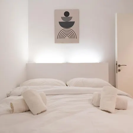 Apartment Honey Oak & Cream Patio By Nest Thessaloniki