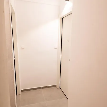 Apartment Honey Oak & Cream Patio By Nest