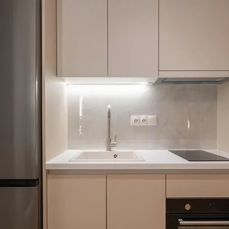 Apartment Honey Oak & Cream Patio By Nest