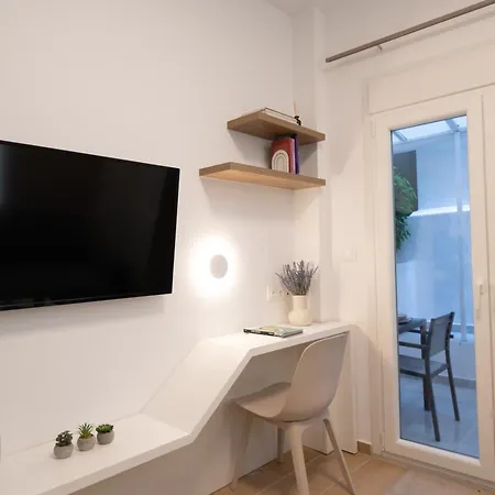 Honey Oak & Cream Patio By Nest Apartment
