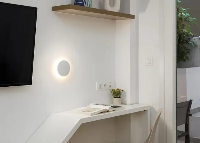 Honey Oak & Cream Patio By Nest 아파트 테살로니키